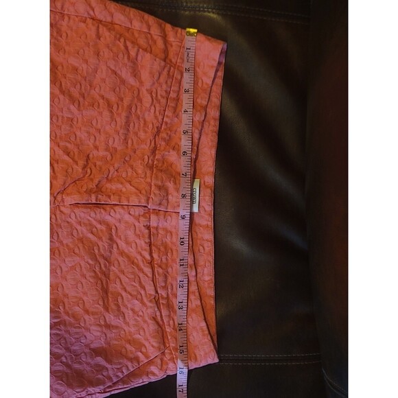 #440 | Pink Salmon Textured Crown & Ivy Scallop Shorts Size 4 - Picture 8 of 13
